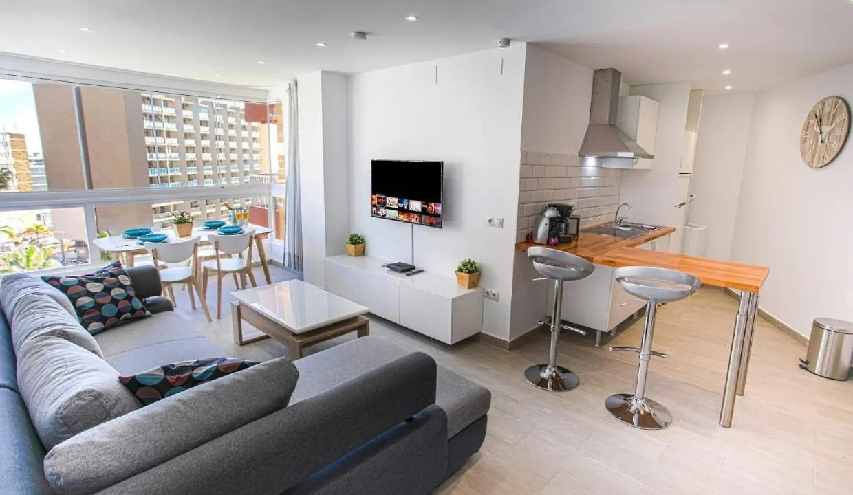 Apartment In Calle Tamarindos, 1 contacts